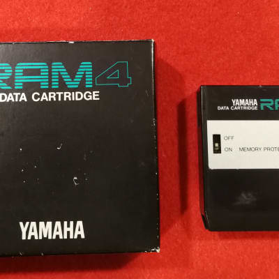 Yamaha DX7 II Data Cartridge