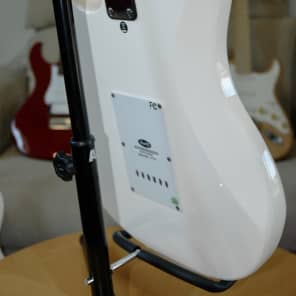 Behringer Centari iAXE 624 USB Guitar 2007 white | Reverb