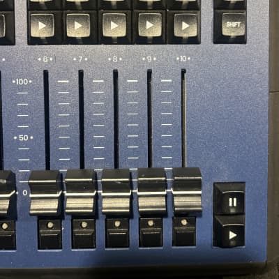ChamSys MagicQ Mini Connect 2023 - Azul y negro image 4