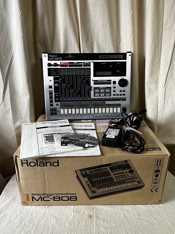 Roland MC-808 Sampling Groovebox w/ box, power supply