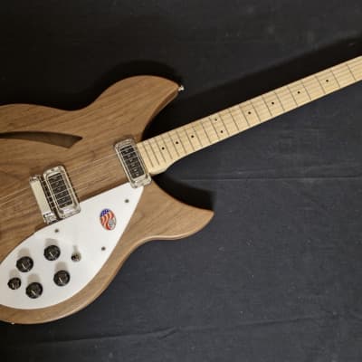 Rickenbacker 330W - Walnut including Case image 4