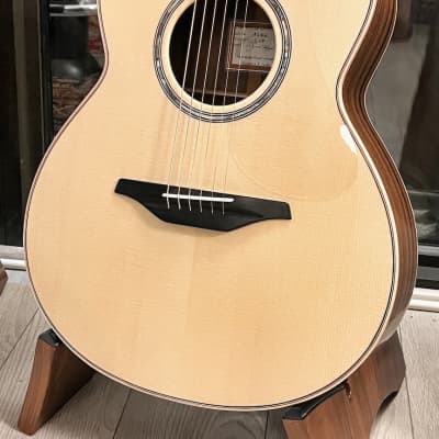 McIlroy AS46 Acoustic Guitar Italian Spruce / Premium Laurelwood w/ factory Hiscox case for sale