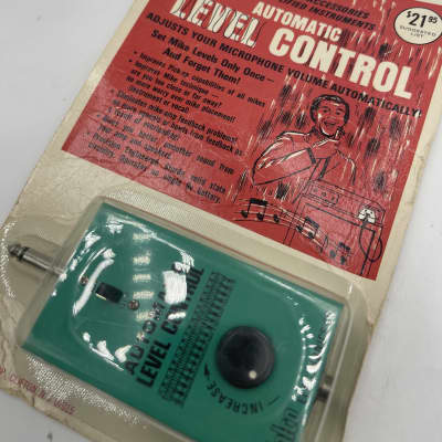 SPRING STOCK UP// NOS 1970’s Walco Automatic Level Control Plug-In Effect image 5