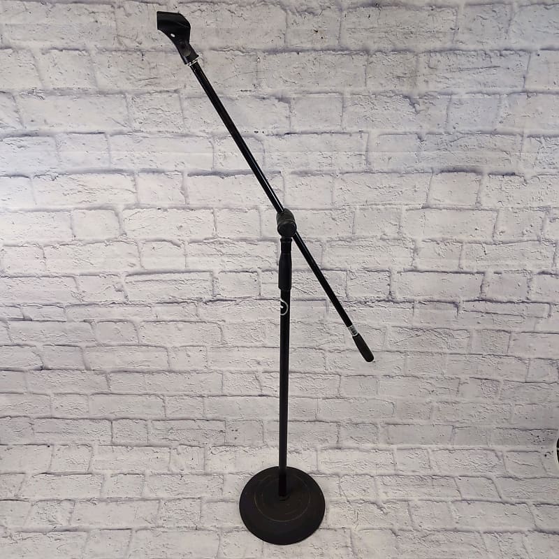 Unknown Straight Mic Stand w/ Round Base Reverb