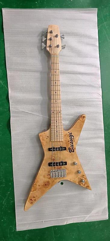 5 Strings Short Scale Bolt On Bass Busuyi Guitar 2021. image 1