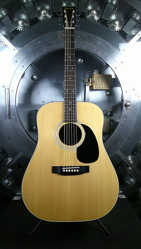 Morris W-15 Acoustic Guitar MIJ w/ Chipboard Case