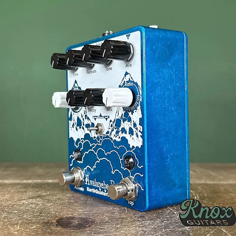 EarthQuaker Devices Avalanche Run Stereo Reverb & Delay with Tap Tempo