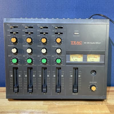 TEAC M-09 Audio outlet Mixer