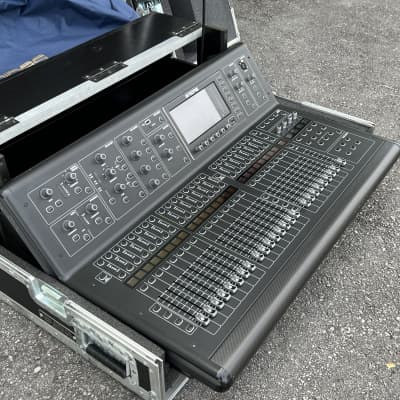 Midas M32 Digital Console Live and Studio W/40 Input Channels W/Case #2765 (One) image 4