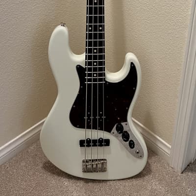 Suhr Classic J Bass Antique Olympic White 2020 Nitro Antique Olympic White for sale