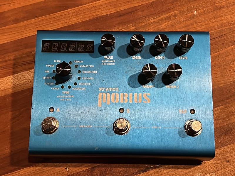 Strymon Mobius