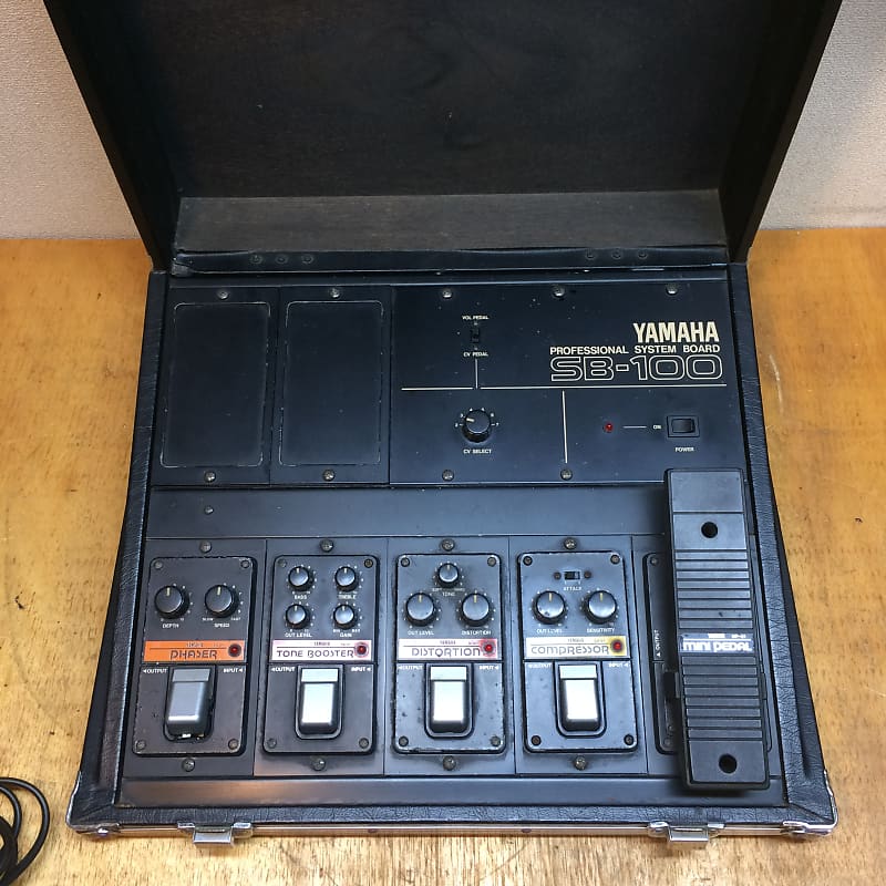 Yamaha SB-100 pedal board set in Yamaha case- Awesome is right!