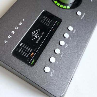 Universal Audio Arrow 2x4 Thunderbolt 3 Interface with Solo