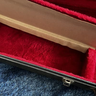 vintage guitar case strat/tele image 10