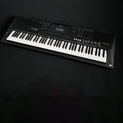 Yamaha PSR-EW400 76-Key Portable Keyboard 2010s - Black