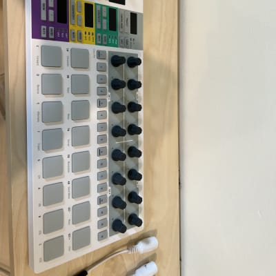 BeatStep Pro MIDI Controller image 2