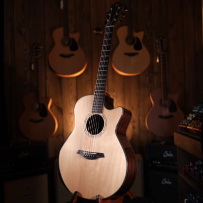 Furch Yellow Series Deluxe Gc-SR Grand Auditorium SPA Spruce/Rosewood Acoustic Electric image 2