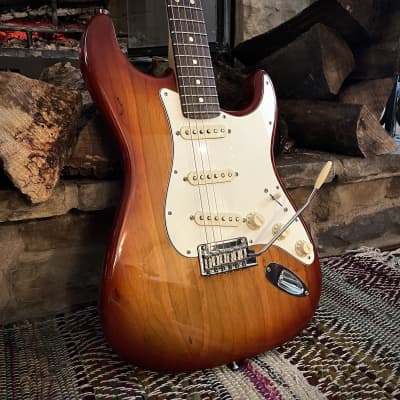 Fender American Professional Stratocaster Translucent Blond Medium Relic image 14