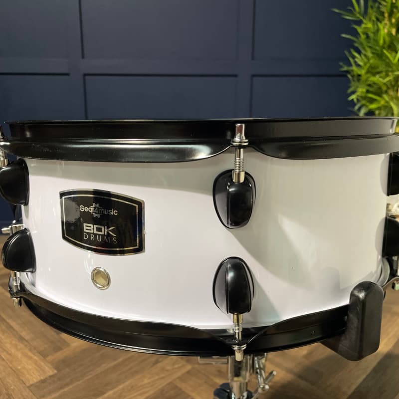 Pearl Reference One 14 x 5'' Brass Snare Drum at Gear4music