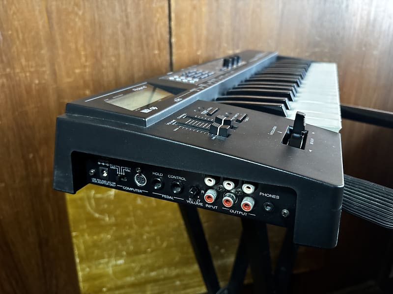 Roland SK-88 PRO Sound Canvas Synthesizer Module Keyboard