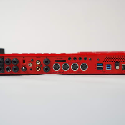 Akai MPC Live II Standalone Sampler / Sequencer Supreme
