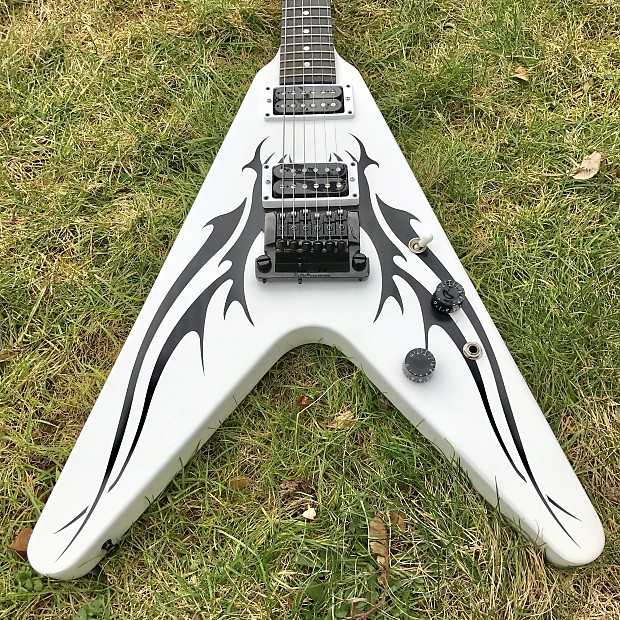 Gibson Tribal Flying V Graphic image 1