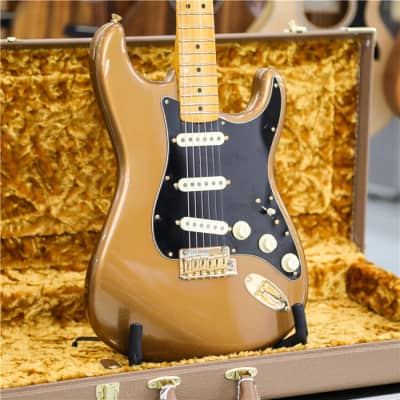 FENDER Bruno Mars Stratocaster Mocha image 9