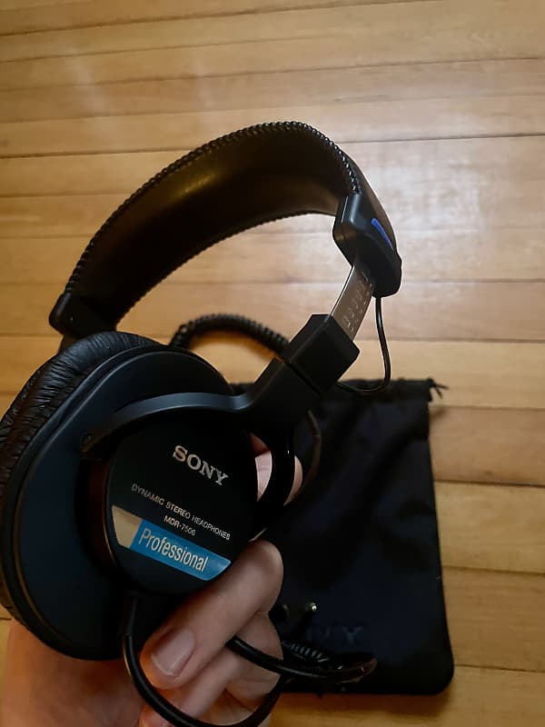 Sony MDR-7506 Studio Headphones 2010s - Black  			