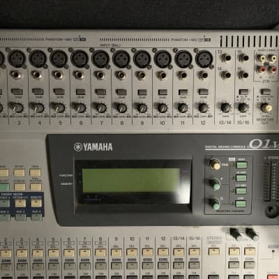 Yamaha 01V Digital Mixing Console 24 Channel image 3