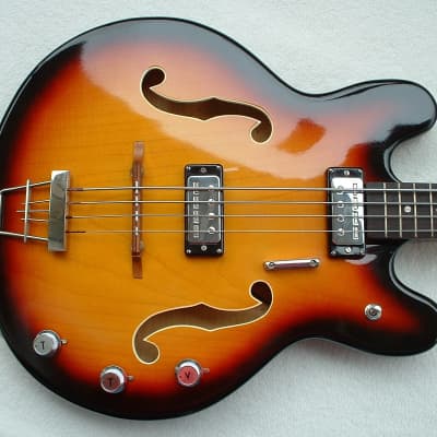 Klira Merkur De Luxe Vintage 1968 Germany Bass-Guitar "Sunburst" 4 String Semi-Hohl Gutaway E-Bass image 1