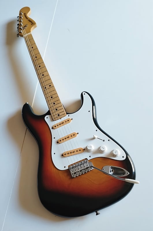 Vintage 70s - Fresher Straighter Stratocaster - 3 Tone Sunburst (Made in  Japan)