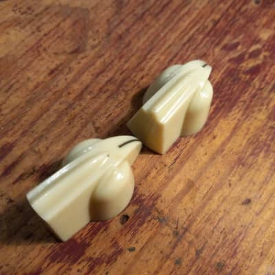 Daka-Ware 1950's-1960's Bakelite Chicken Head Knob Pair - | Reverb