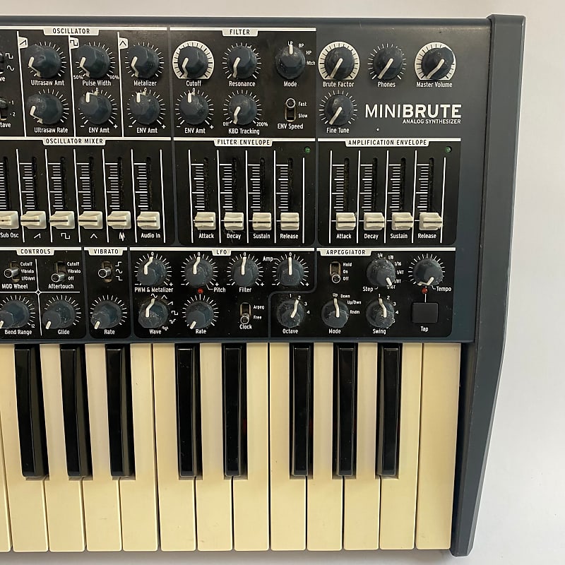 Arturia MiniBrute 25-Key Synthesizer | Reverb