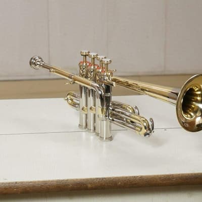 Piccolo trumpet brass + nickel finish Bb/A pitch with hard case
