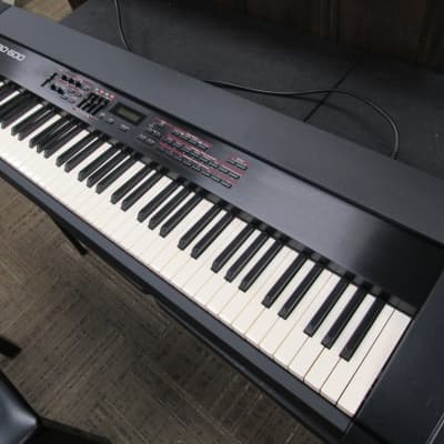 Roland RD-600 88 Key Semi Weighted Digital Piano Keyboard / Synth