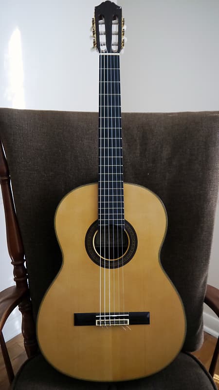 Yamaha GC-5 Grand Concert Classical Guitar by H. Ezaki 1982