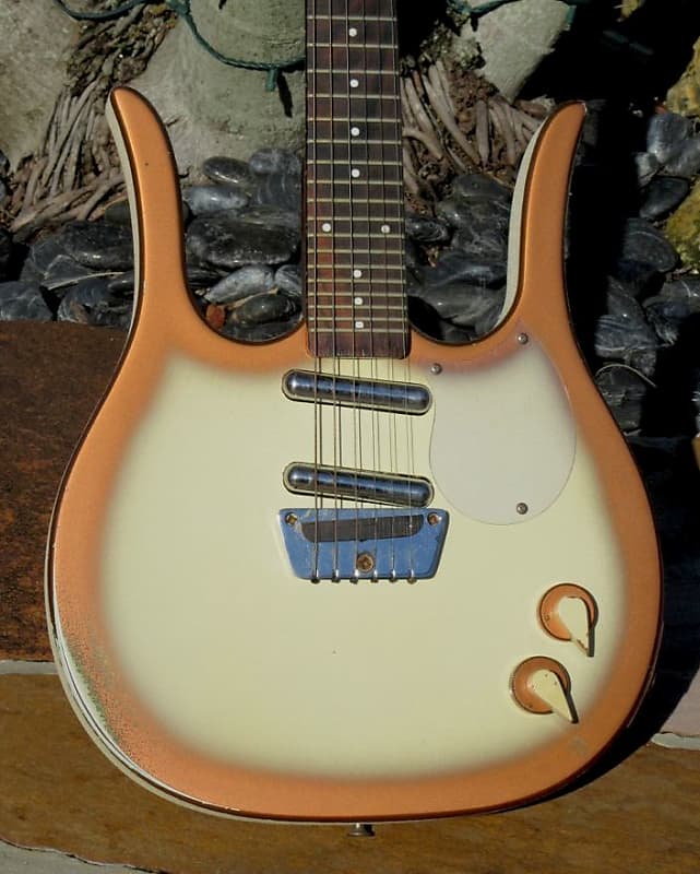 Danelectro Longhorn Guitarlin 1964 a very rare original Dano !