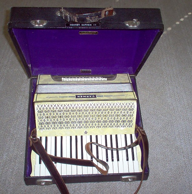 Hohner sales carmen ii