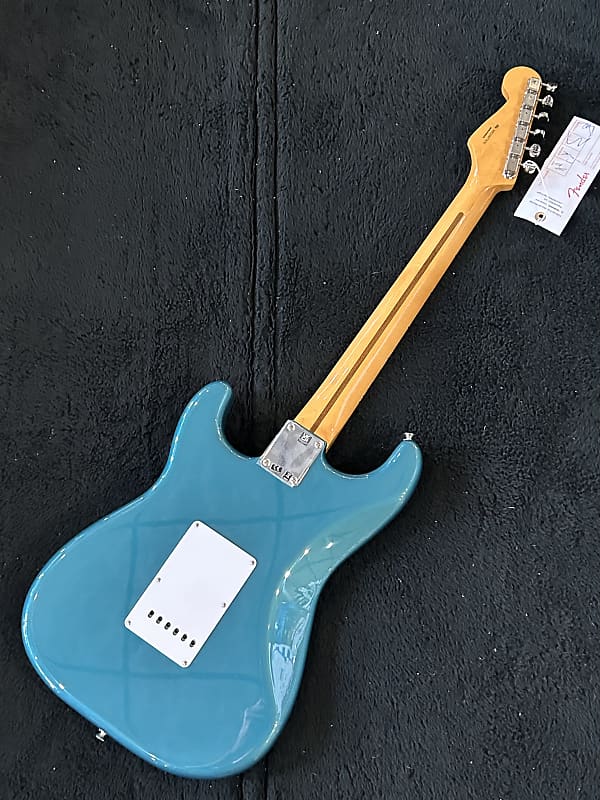 Fender Vintera II '50s Stratocaster with Maple Fretboard Fender Vintera II '50s Stratocaster with Maple Fretboard