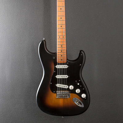 40th vintage edition sunburst ストラトキャスター Amazon.com: Fender Squier 40th Anniversary Vintage Edition
