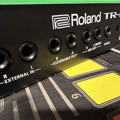 Roland AIRA TR-8 Rhythm Performer | Reverb Canada