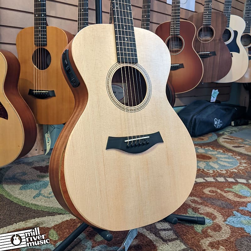 Taylor Academy 12e Grand Concert AcousticElectric Guitar ES-B 1.2 w/gigbag
