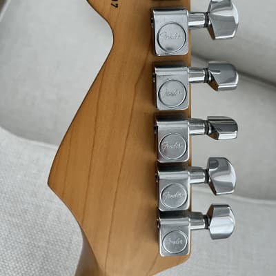 Fender American Standard Stratocaster with Maple Fretboard 1995 - 1997 - Brown Sunburst image 6