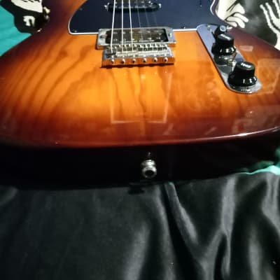 Fender Modern Player Telecaster Plus 2012 - 2018 - Honey Burst image 4