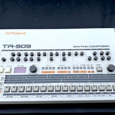 Roland TR-909 Rhythm Composer