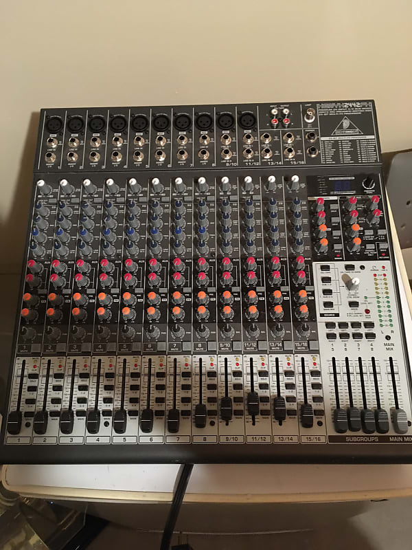 Behringer Xenyx 2442FX Reverb