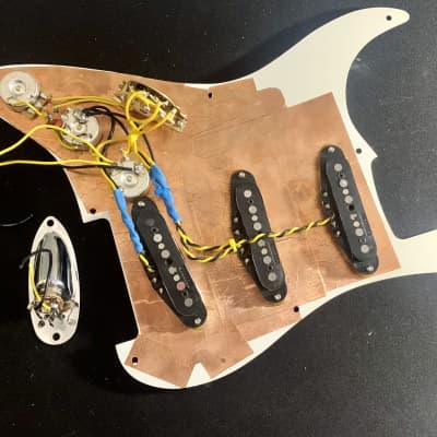 Loaded Pickguard! Fender Hot Noiseless Stratocaster Strat Pickup Set - White image 3