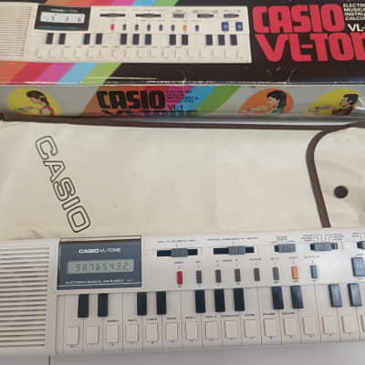 Casio VL-1 VL-Tone 29-Key Synthesizer Keyboard 1979 - 1984 - White