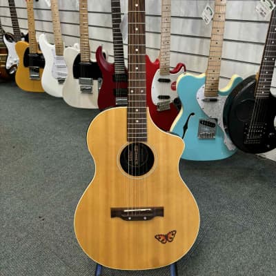 Line 6 Variax Acoustic 300 Nylon 2002 - Natural | Reverb UK