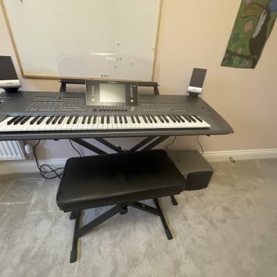 Yamaha Tyros5 76-Key Arranger Workstation Keyboard  - Silver